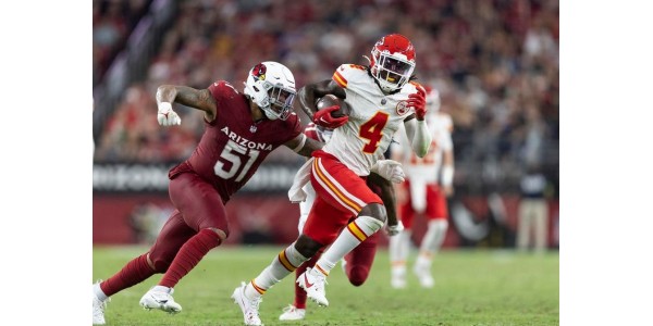 Patrick Mahomes entre sur le terrain pour remporter la victoire facilement